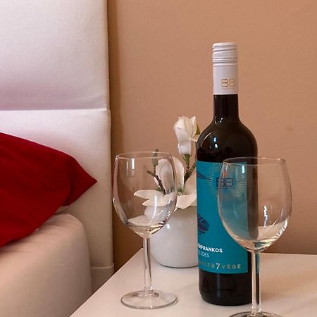 Esztergom Apartman Екстер'єр фото