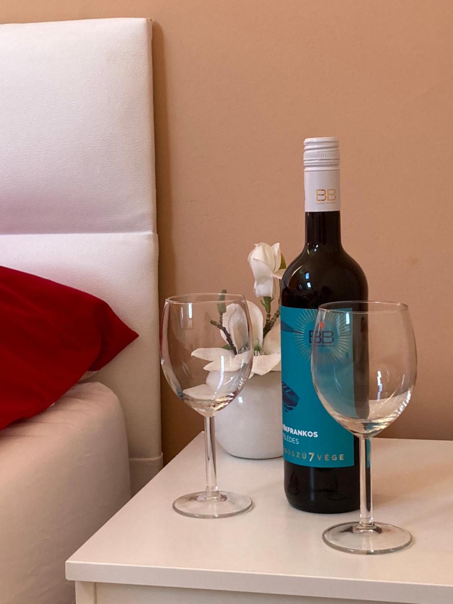 Esztergom Apartman Екстер'єр фото