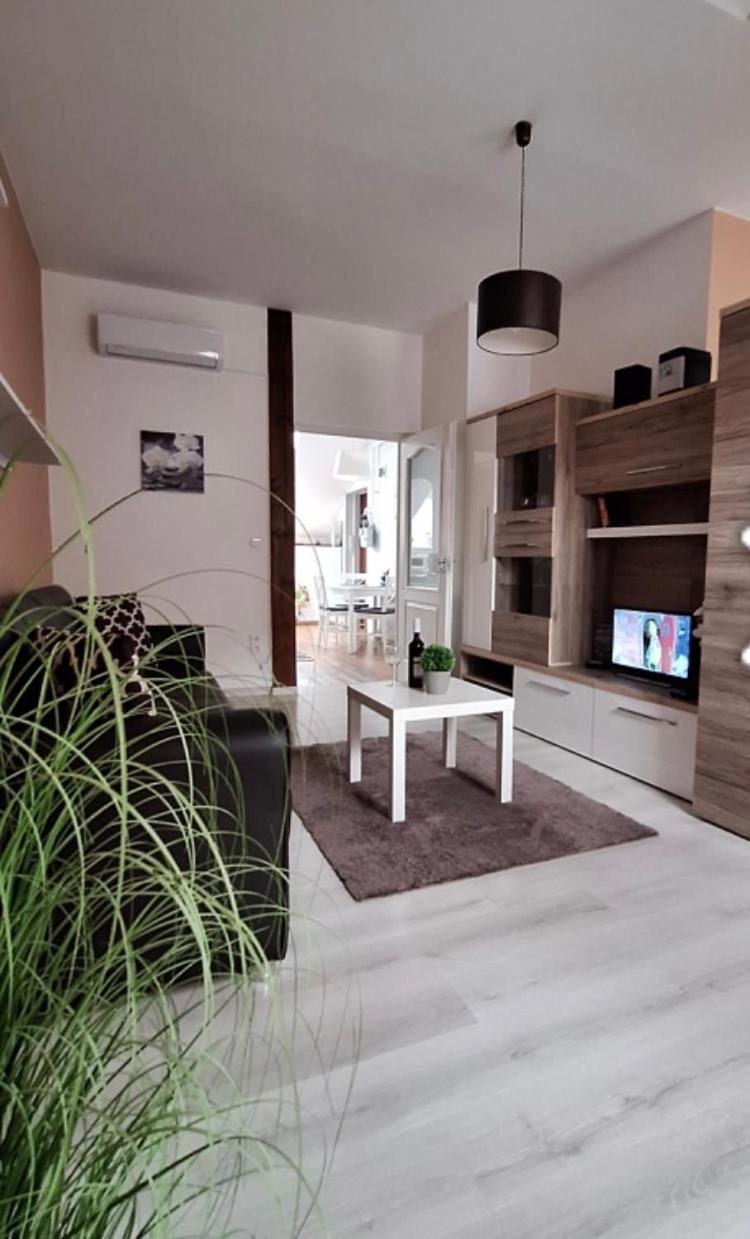 Esztergom Apartman Екстер'єр фото